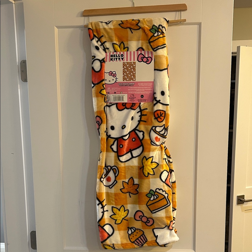 Hello Kitty Autumn Fleece Blanket in Orange and White